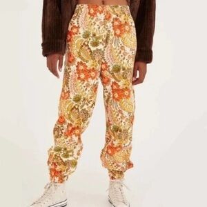 Urban Outfitters Penelope floral high rise corduroy joggers, size XS